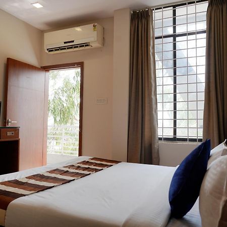 Hotel Suryodaya Ujjain Zewnętrze zdjęcie