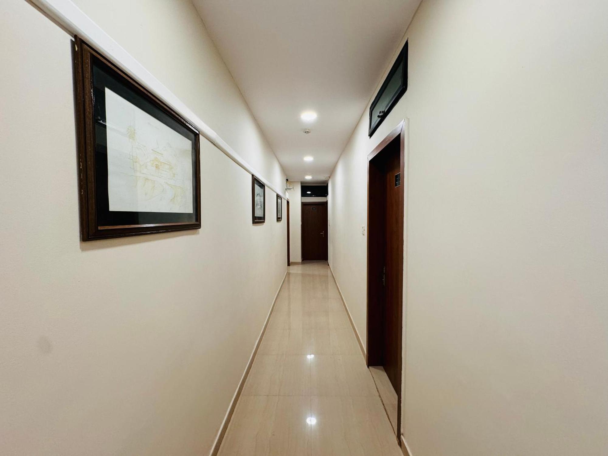 Hotel Suryodaya Ujjain Zewnętrze zdjęcie