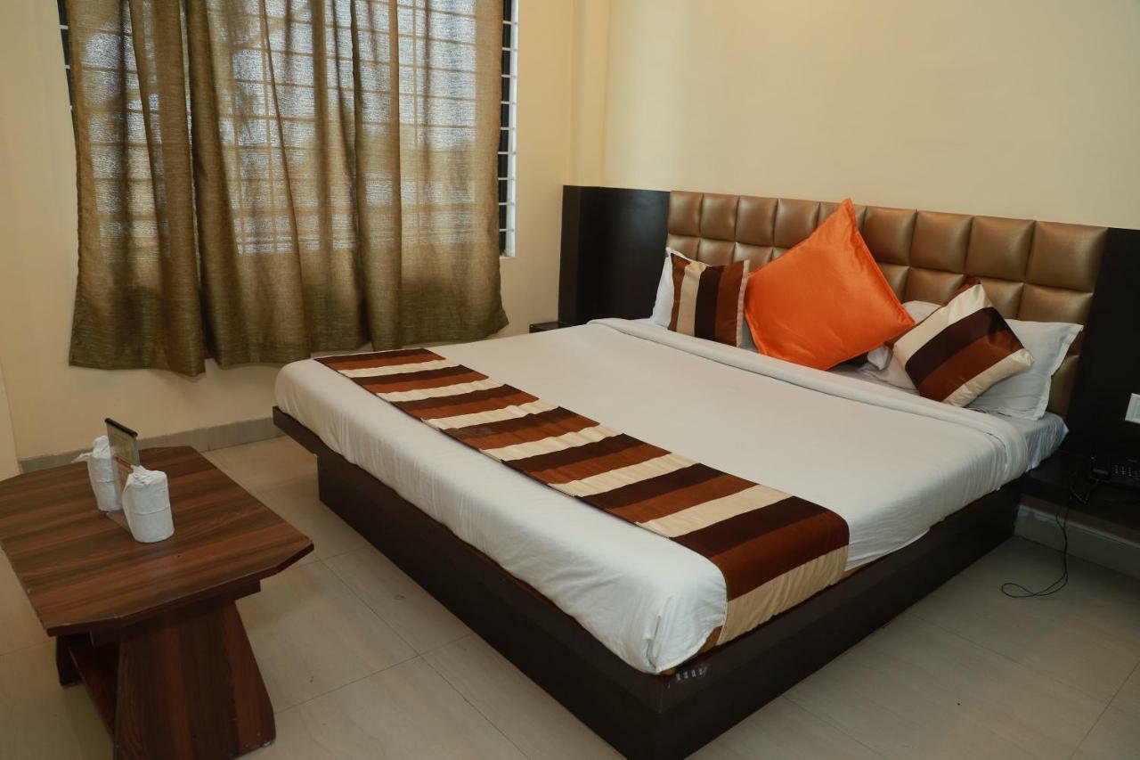 Hotel Suryodaya Ujjain Zewnętrze zdjęcie