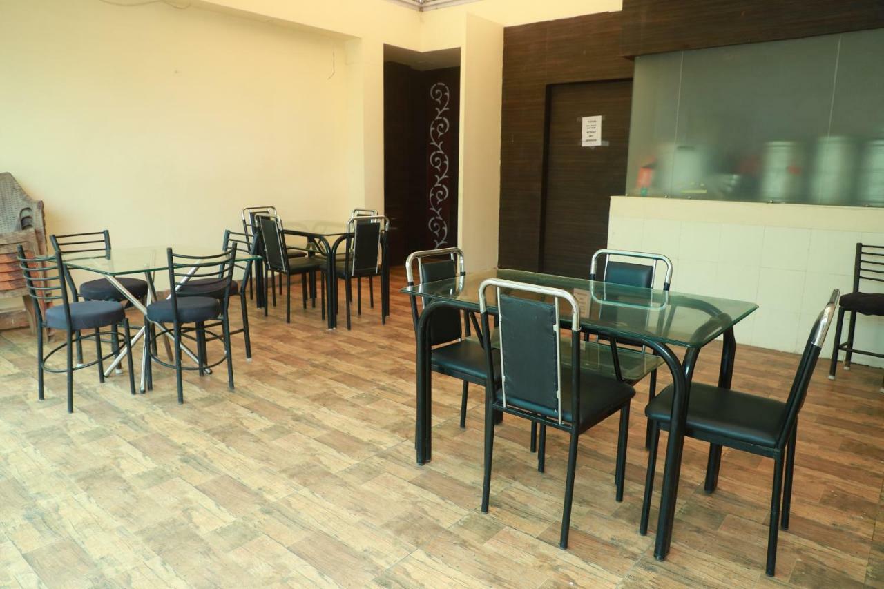 Hotel Suryodaya Ujjain Zewnętrze zdjęcie
