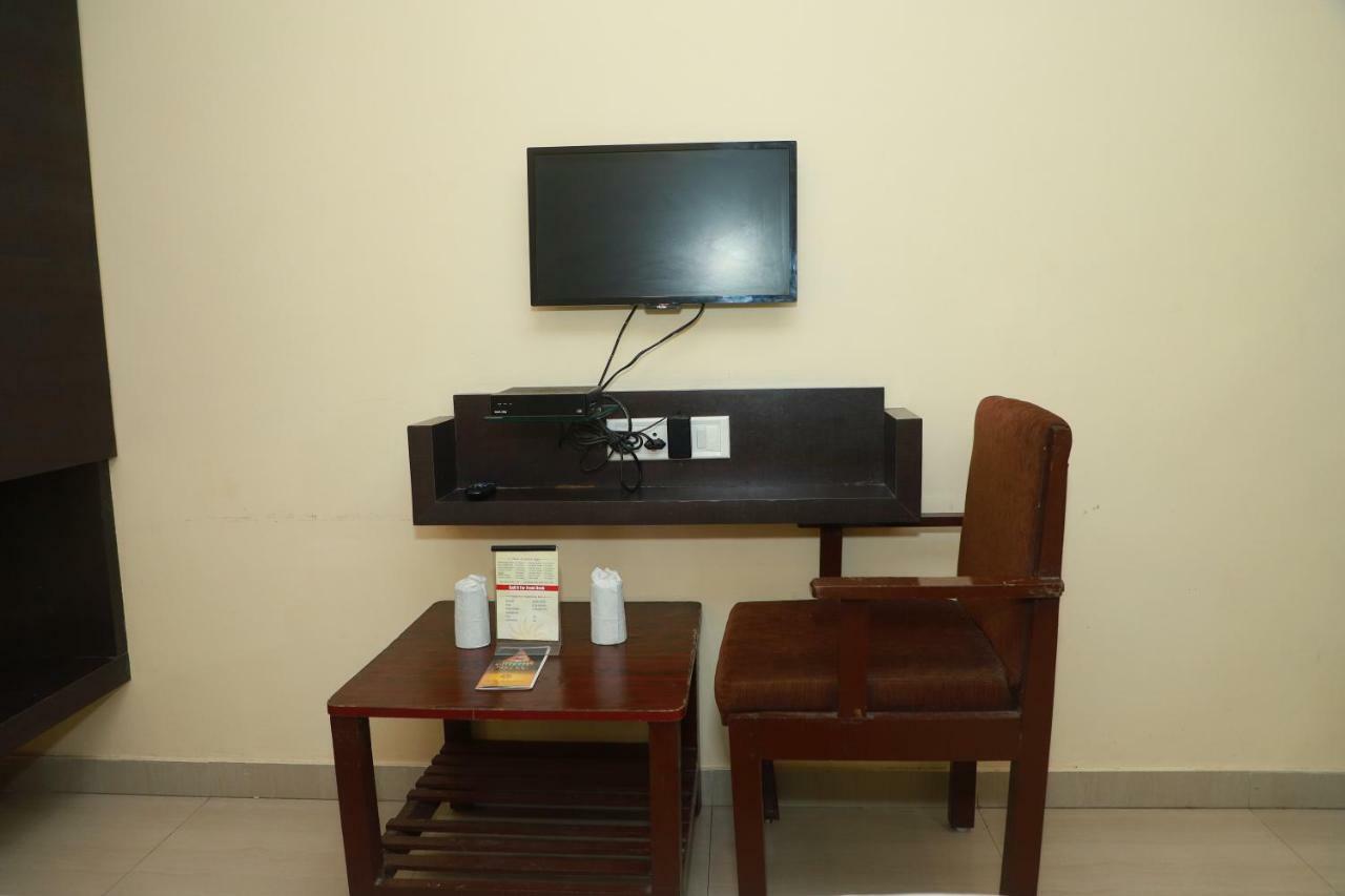 Hotel Suryodaya Ujjain Zewnętrze zdjęcie